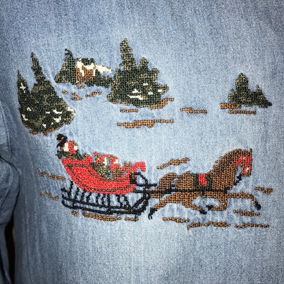 CHRISTMAS Scenes Embroidery denim shirt SIZE M - Picture 3 of 6
